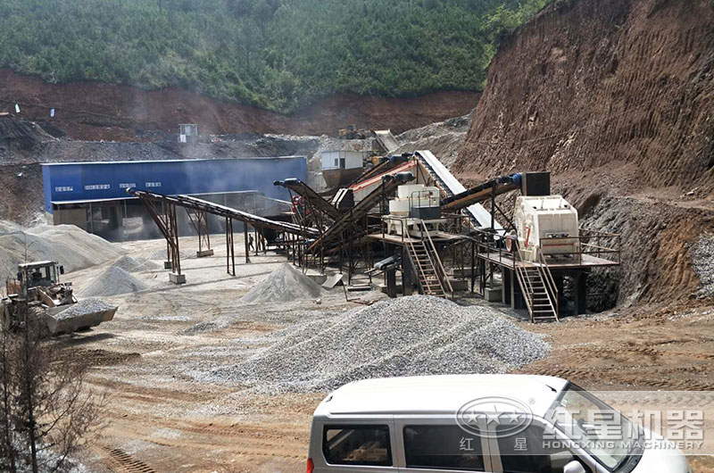 固定式玄武岩破碎生产线现场配置 固定式玄武岩破碎生产线现场配置
