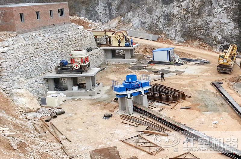 花岗岩石子加工厂安装进行中 花岗岩石子加工厂安装进行中