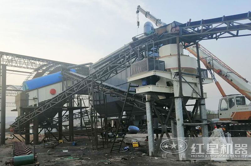 时产50-100吨小型制砂机作业现场(配备环保措施) 时产50-100吨小型制砂机作业现场(配备环保措施)