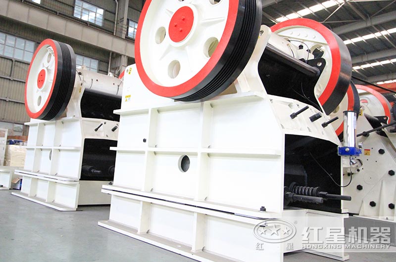 颚式粉碎机车间实拍图 颚式粉碎机车间实拍图