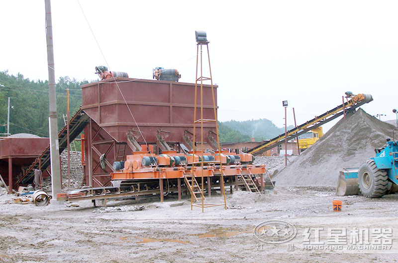 对辊机生产现场 对辊机生产现场