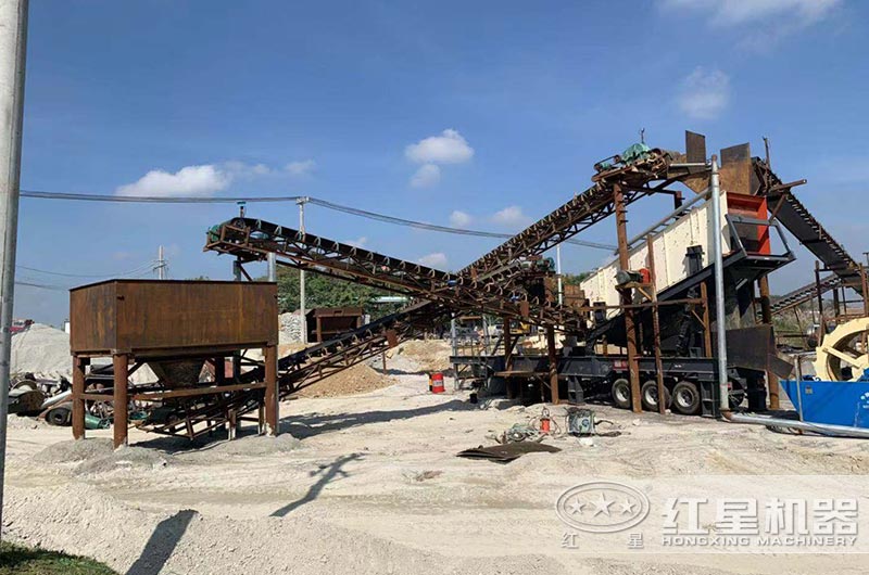 红星海南客户车载式移动破碎机生产现场 红星海南客户车载式移动破碎机生产现场
