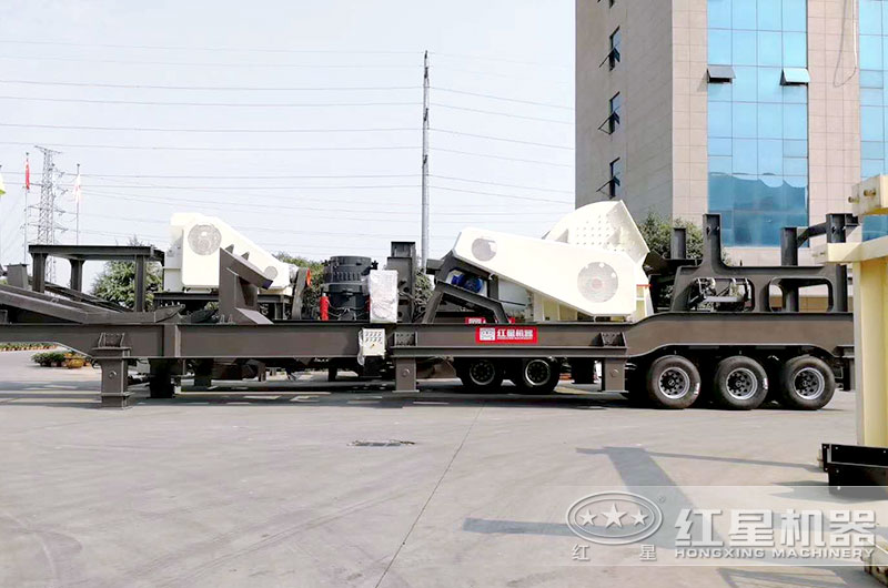 柴油动力移动破碎机厂区实拍大图 柴油动力移动破碎机厂区实拍大图