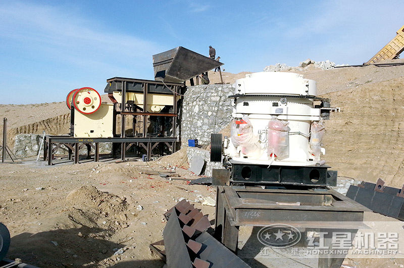 河卵石破碎制砂生产现场 河卵石破碎制砂生产现场