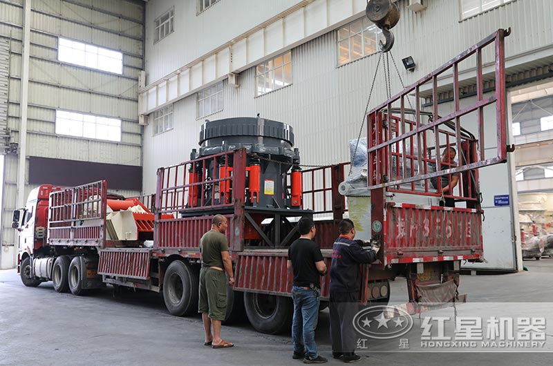 河卵石制砂设备装车发货现场 河卵石制砂设备装车发货现场