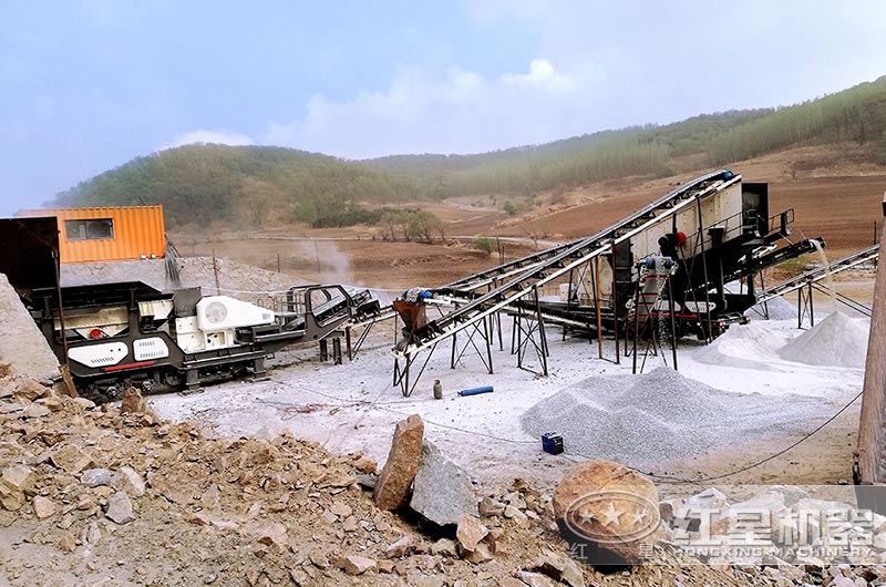 移动式破碎机生产现场_移动鄂破+移动反击破 移动式破碎机生产现场_移动鄂破+移动反击破