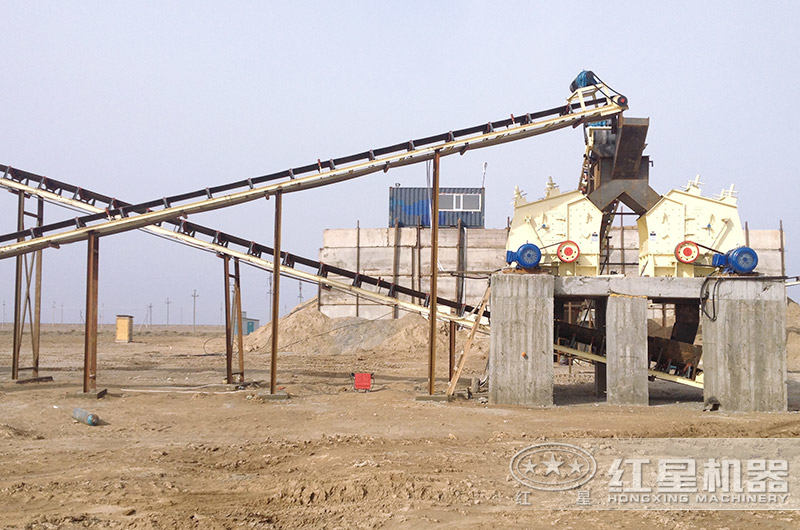 反击式破碎机现场作业图 反击式破碎机现场作业图